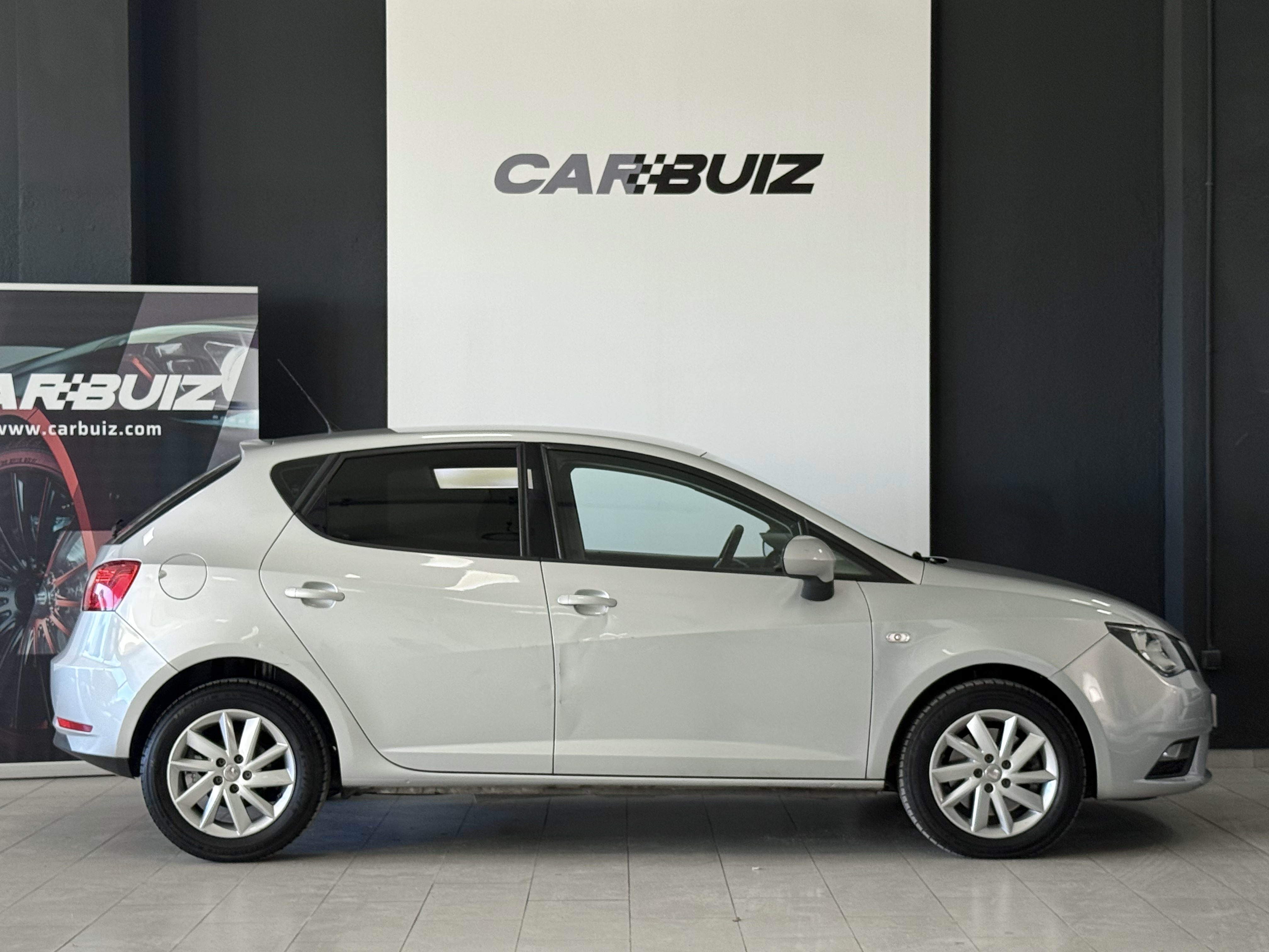 SEAT Ibiza 1.6 TDI Style 5 Puertas - 2013 4