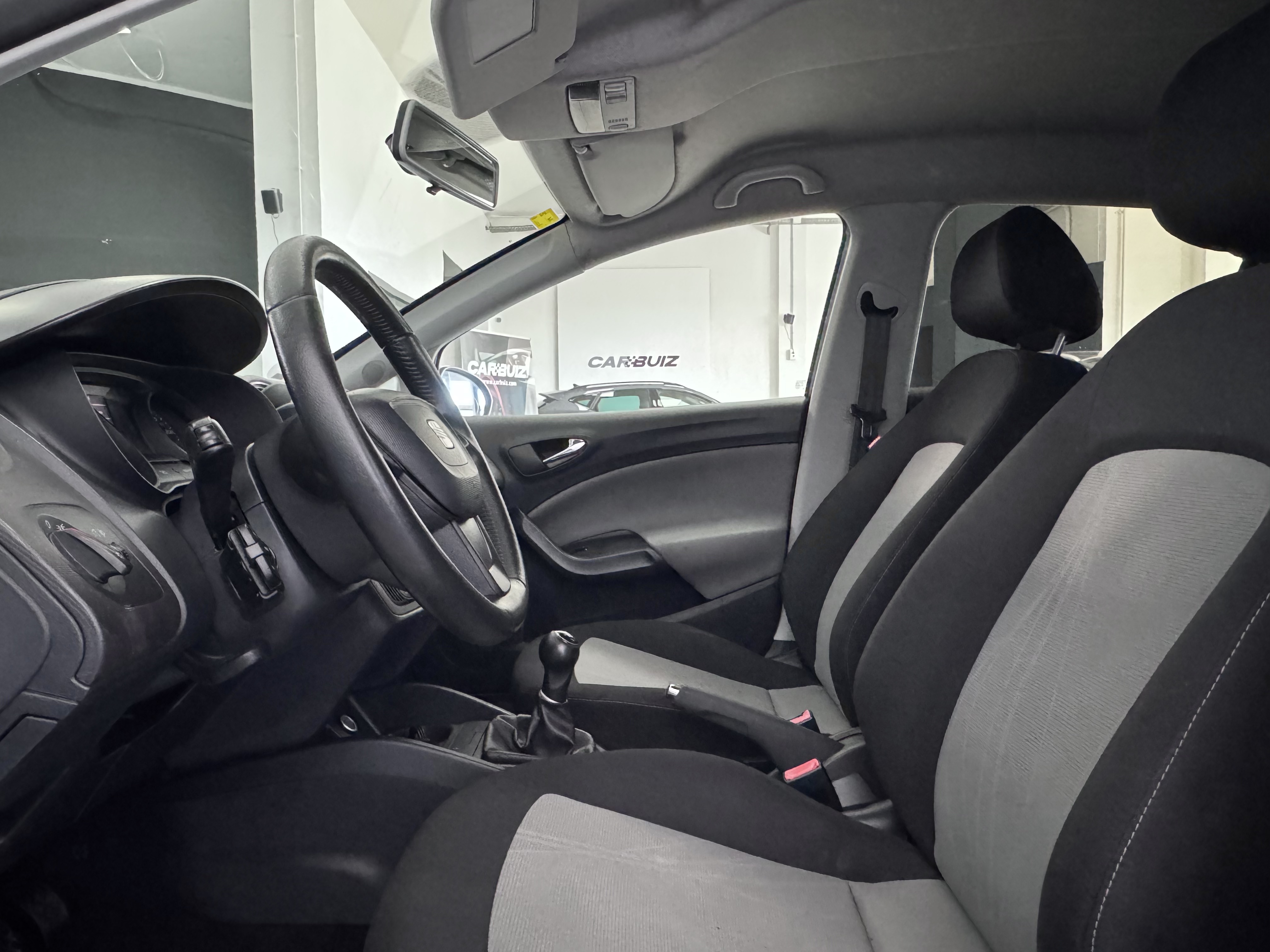 SEAT Ibiza 1.6 TDI Style 5 Puertas - 2013 9