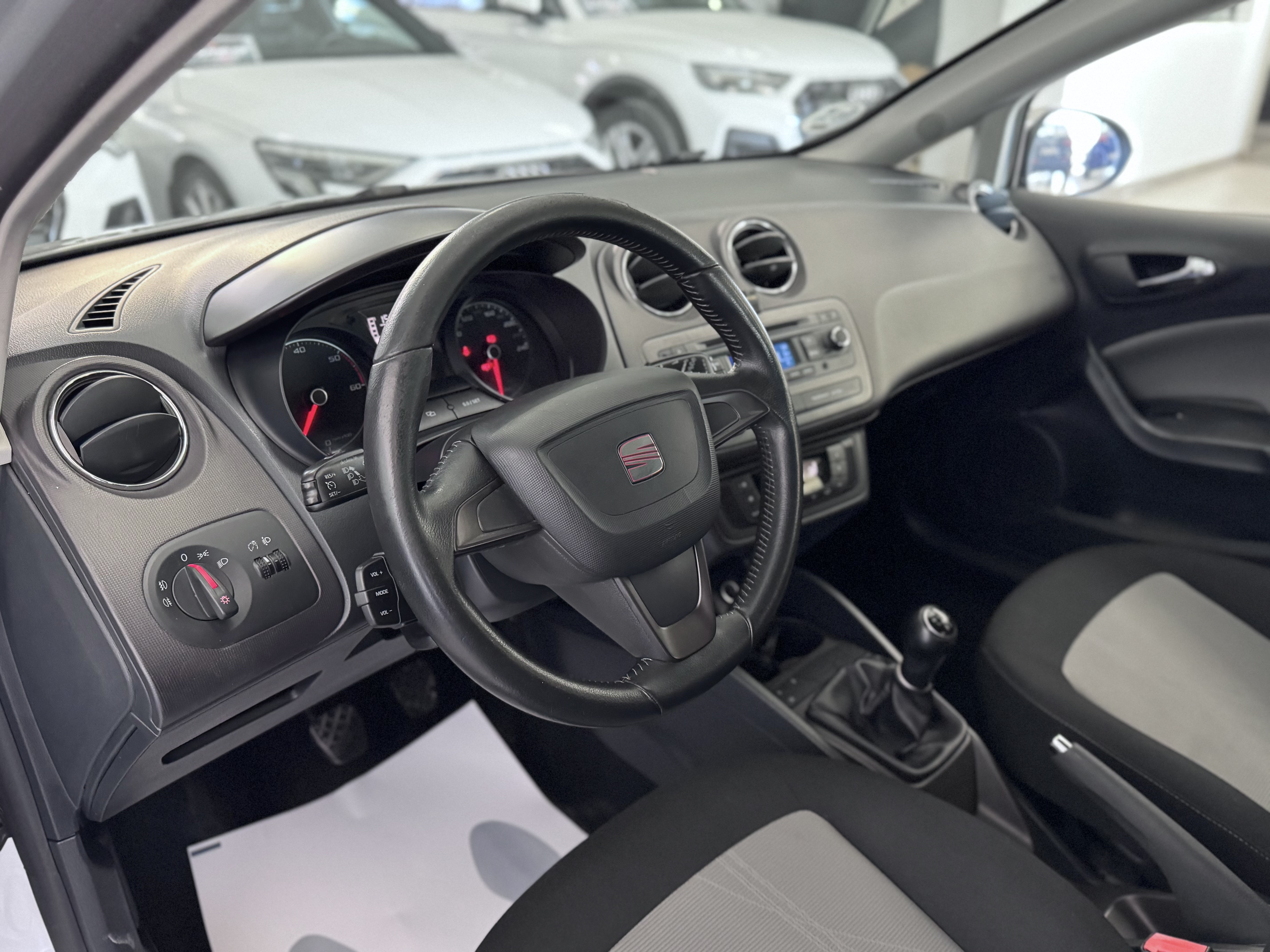 SEAT Ibiza 1.6 TDI Style 5 Puertas - 2013 10