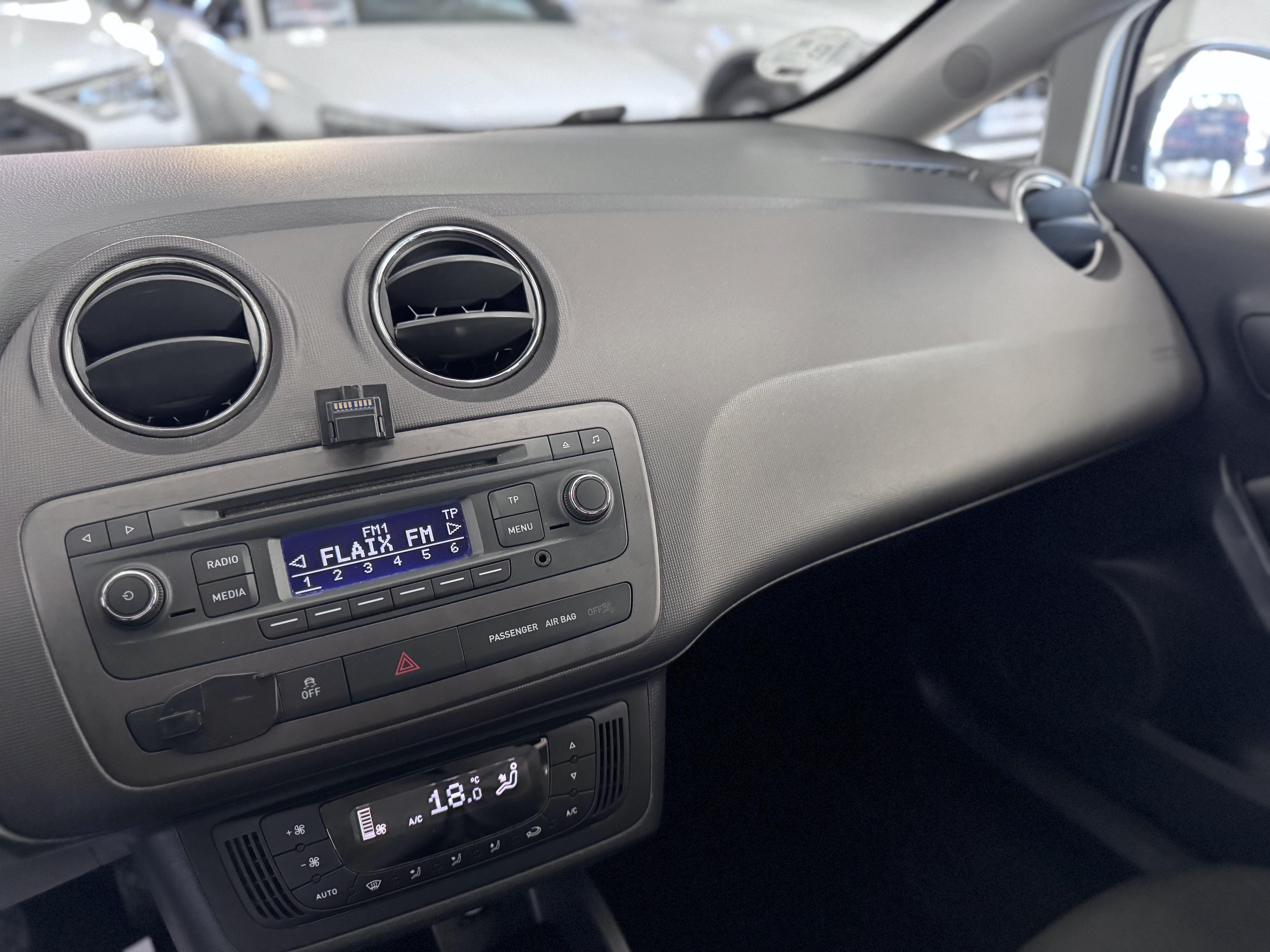 SEAT Ibiza 1.6 TDI Style 5 Puertas - 2013 25