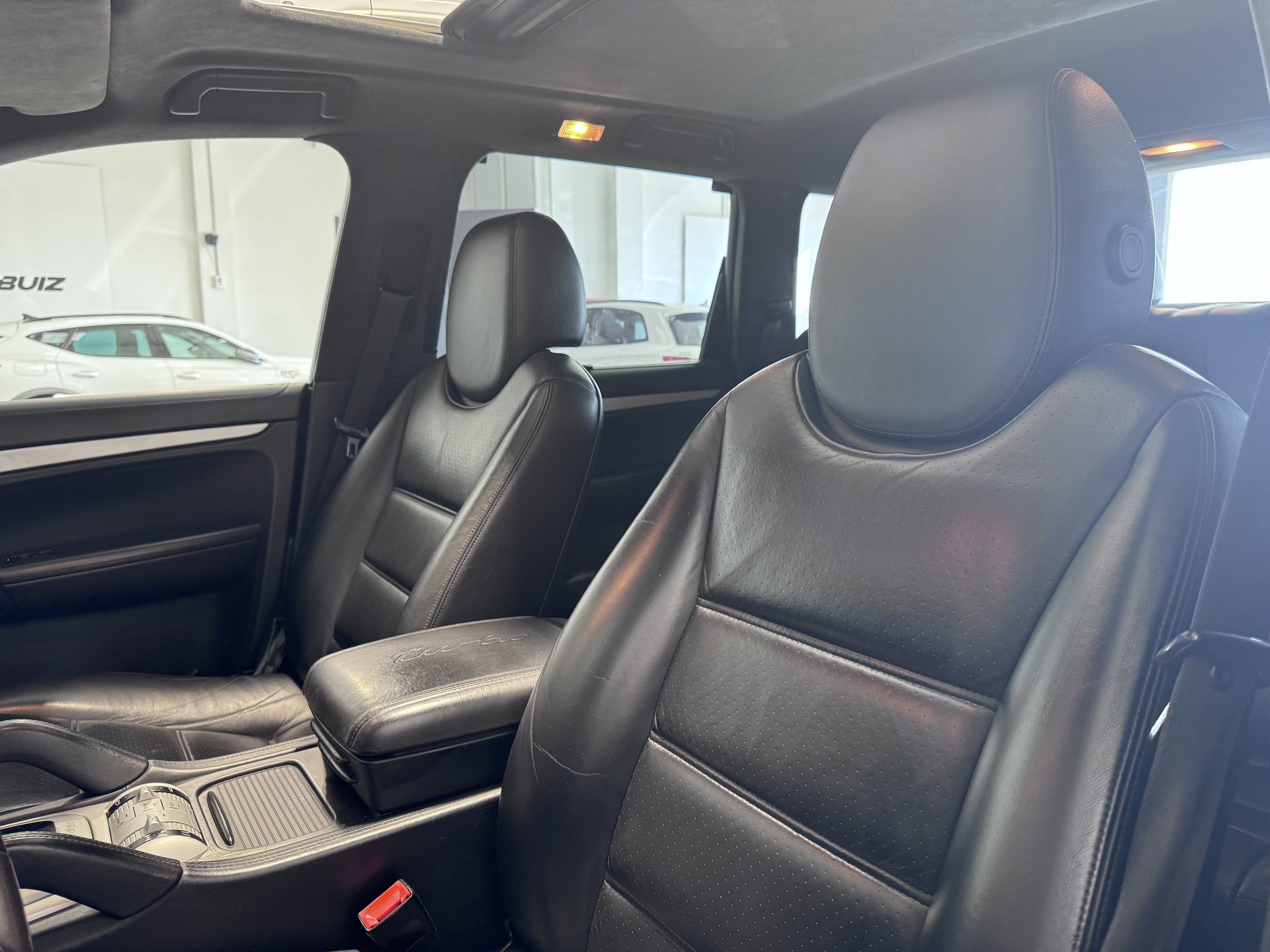 PORSCHE Cayenne Turbo - 2008 8