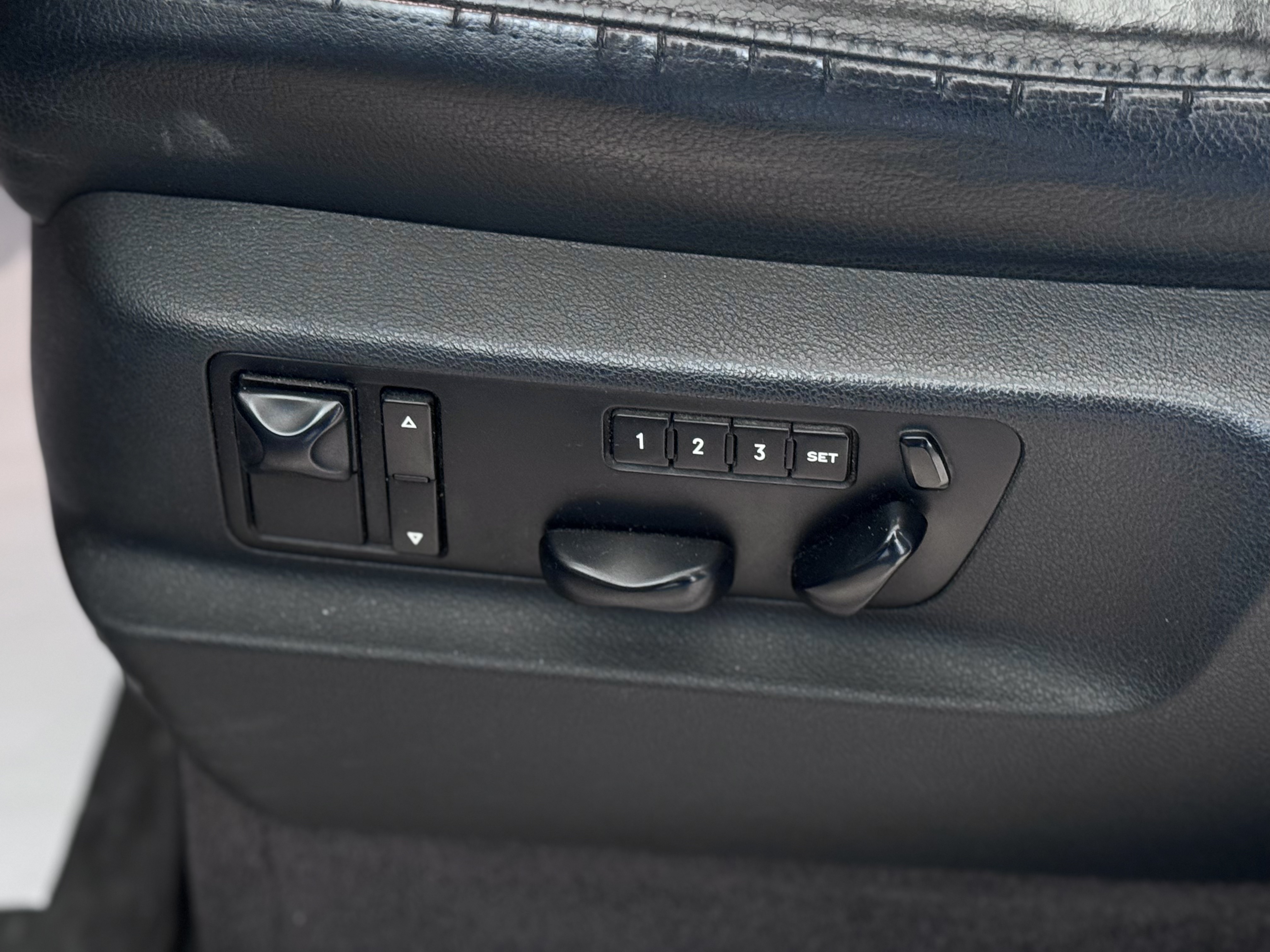 PORSCHE Cayenne Turbo - 2008 24