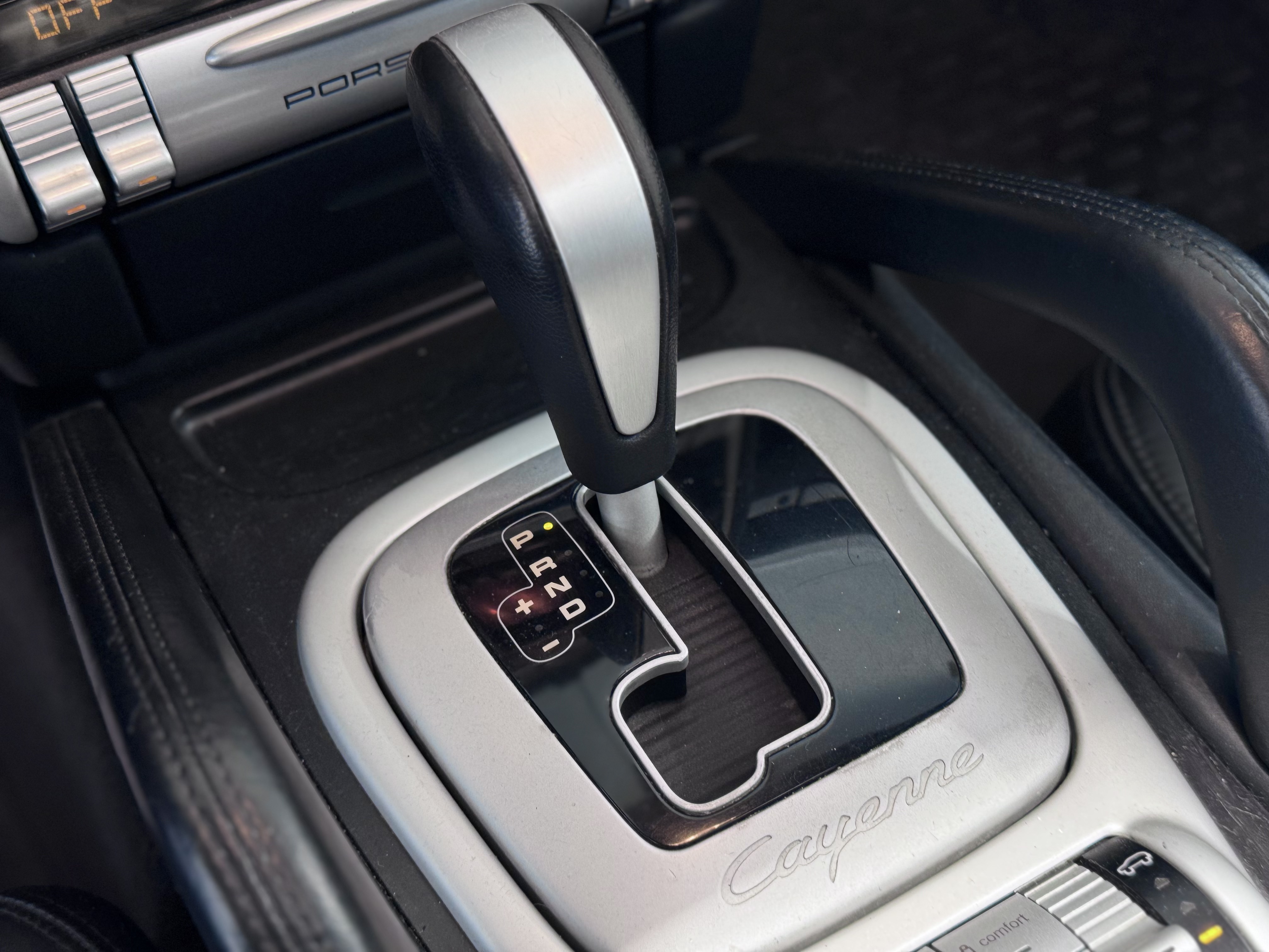 PORSCHE Cayenne Turbo - 2008 28