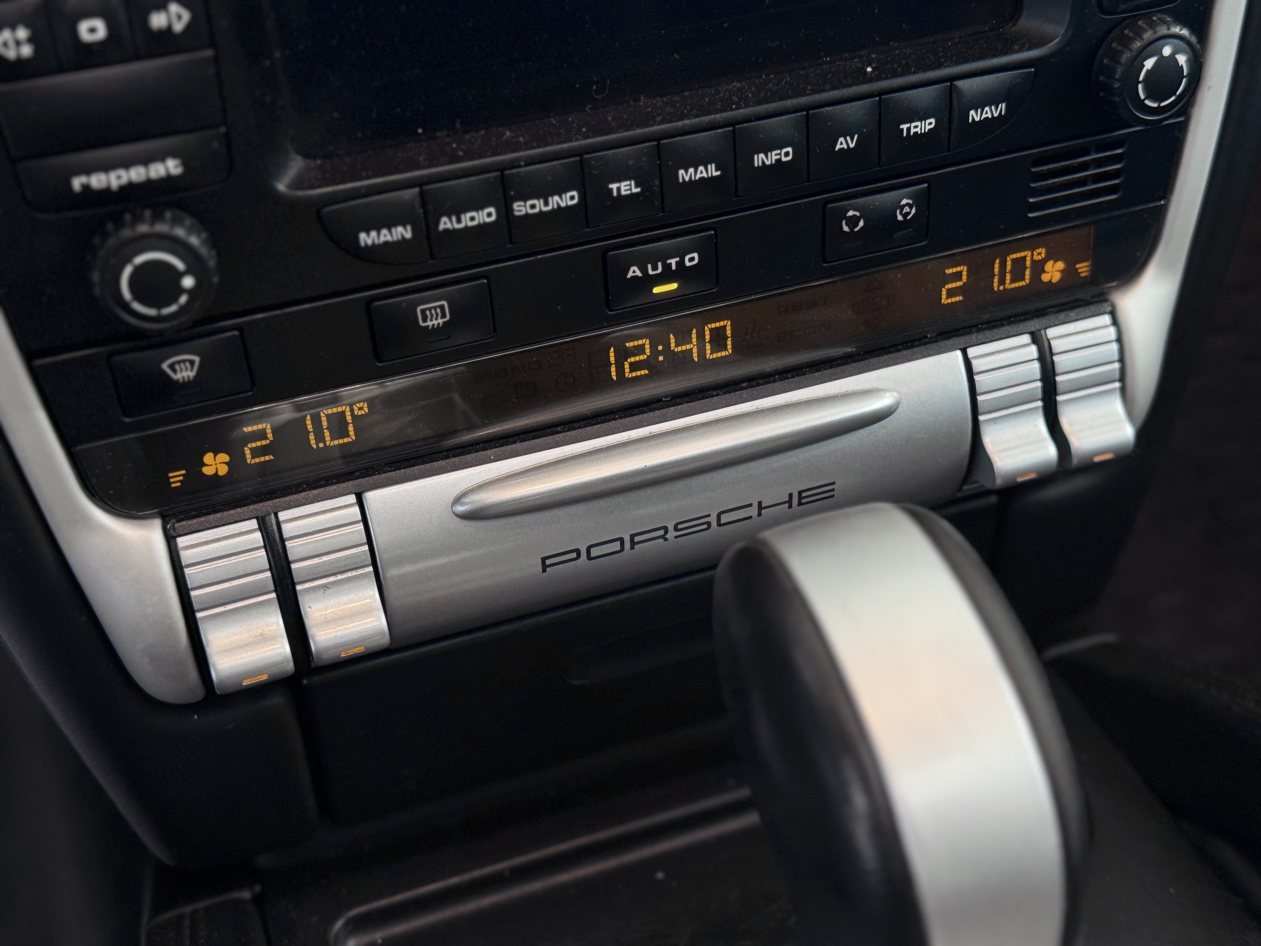 PORSCHE Cayenne Turbo - 2008 29