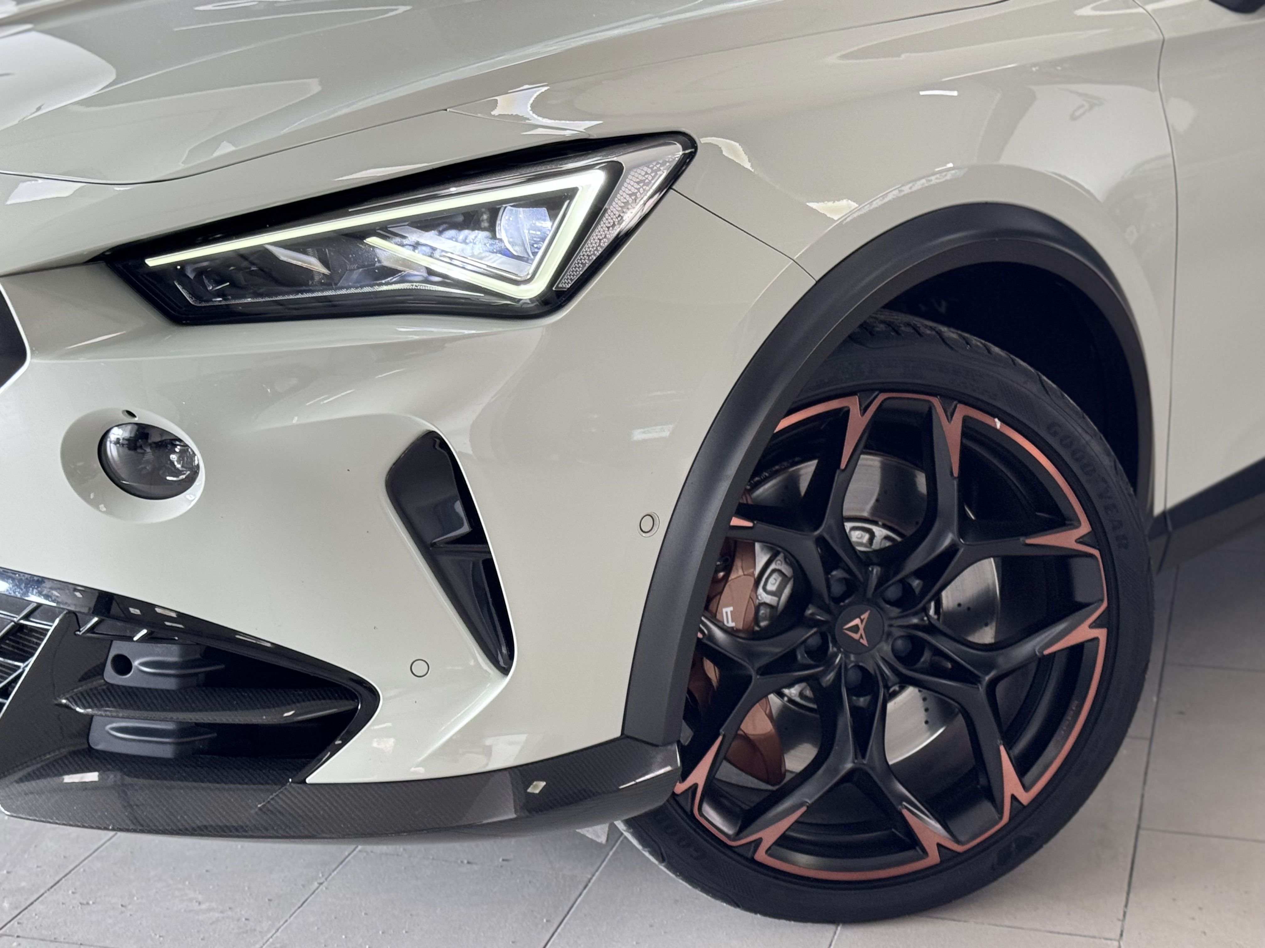 Cupra Formentor VZ5 Taiga Grey 4Drive DSG - 2023 16